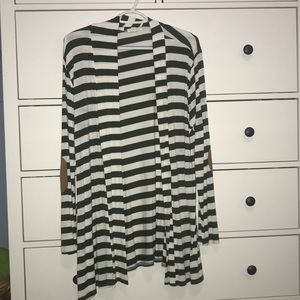 Green and white flowy cardigan